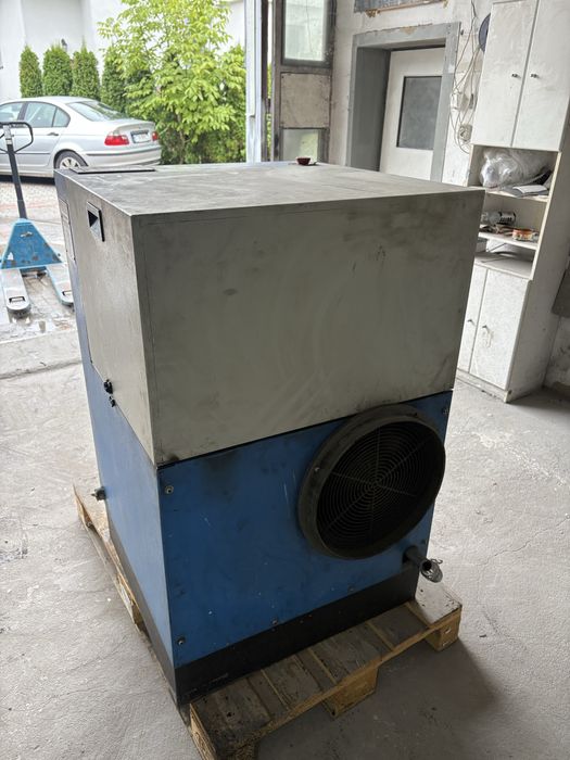 Kompresor sprężarka śrubowa CompAir start 016 11kw 1400l/min