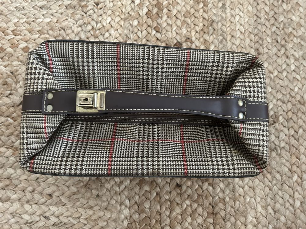 Necessaire com pega
