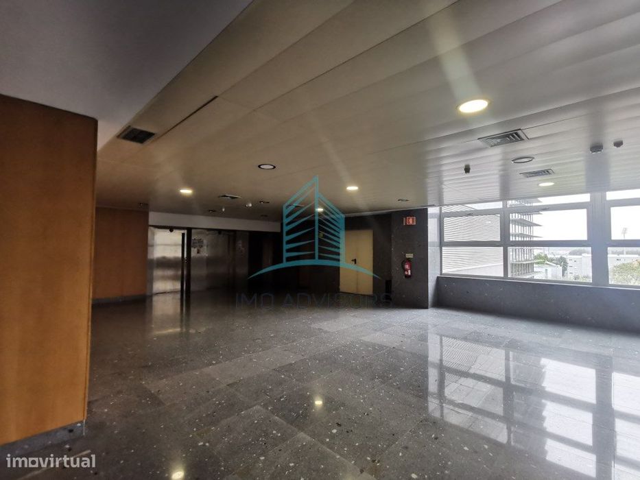 Escritórios com áreas desde 444 m2, junto à Camara Municipal da Maia.