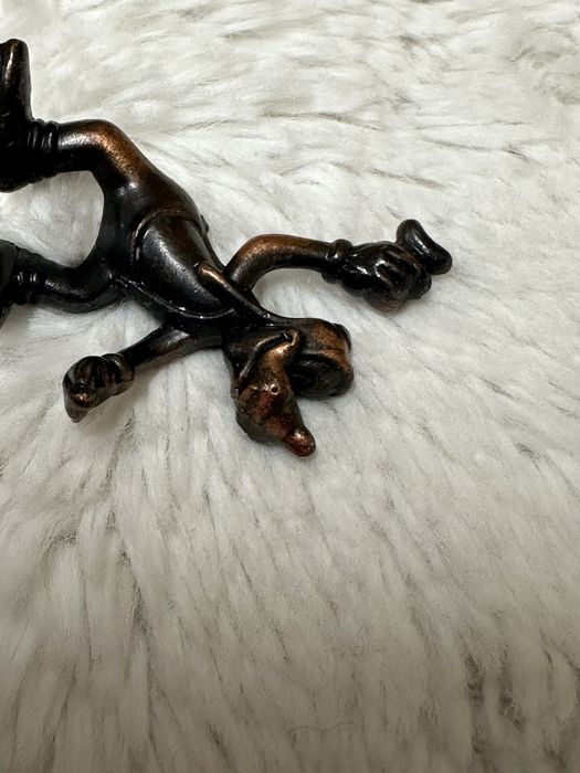 Metalowa figurka Goffy z myszki miki