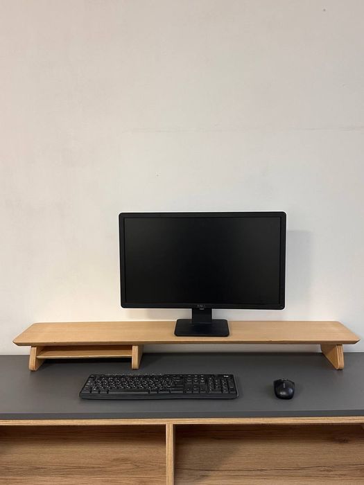 Дерев'яна підставка під монітор.