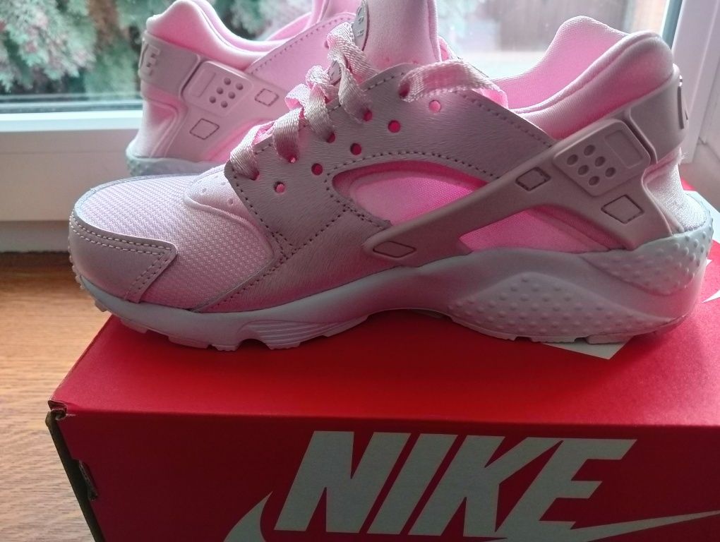 Buty Nike Huarache Run SE - różowe, rozmiar 36, nowe