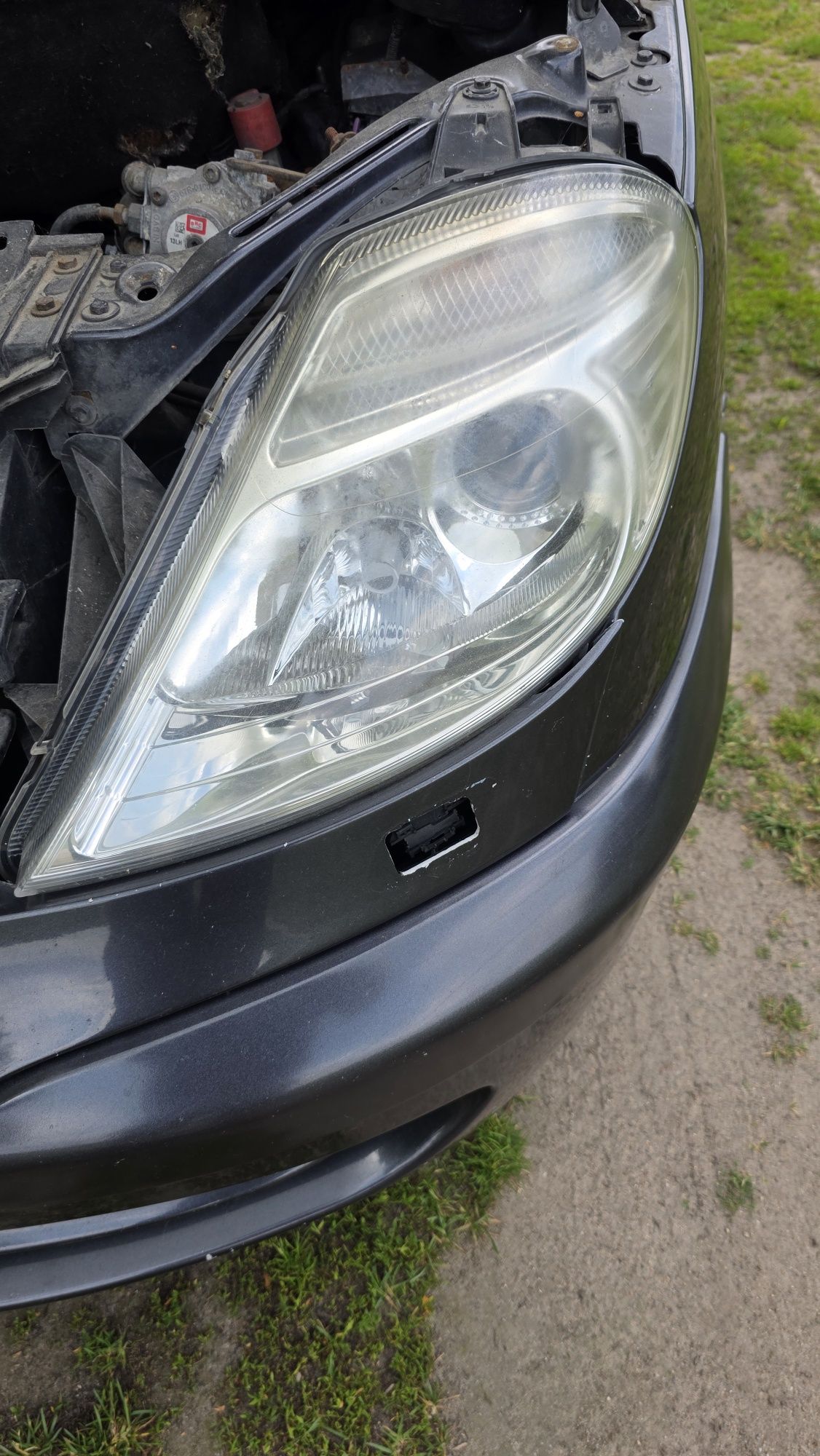 Lampy Przód Citroen C8 2005r Xenony