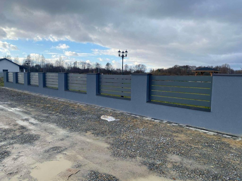 Brama nowoczesna dwuskrzydłowa , przesuwne , balustrady, przesła