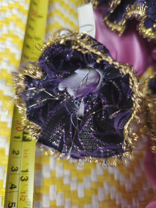 Palhaço- Pierrot
com cabeça, mãos e pés em porcelana.