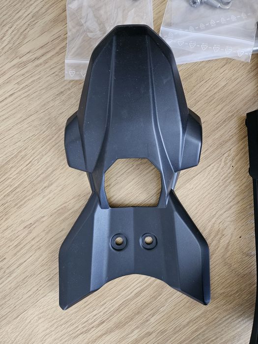 Suporte matrícula Honda 650R original, sem uso