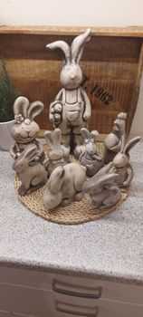dziecko figurki dla dzieci dziecko wielkanocne zajaczek kura