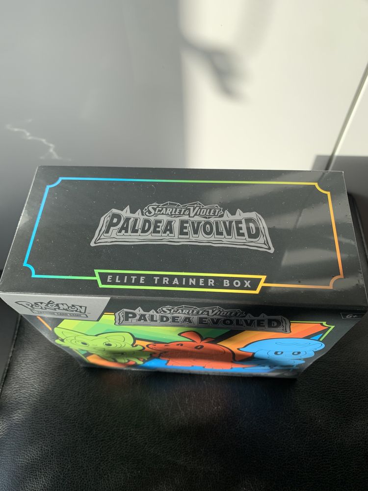 Pokémon TCG: Paldea Evolved – Elite Trainer Box oryginalny