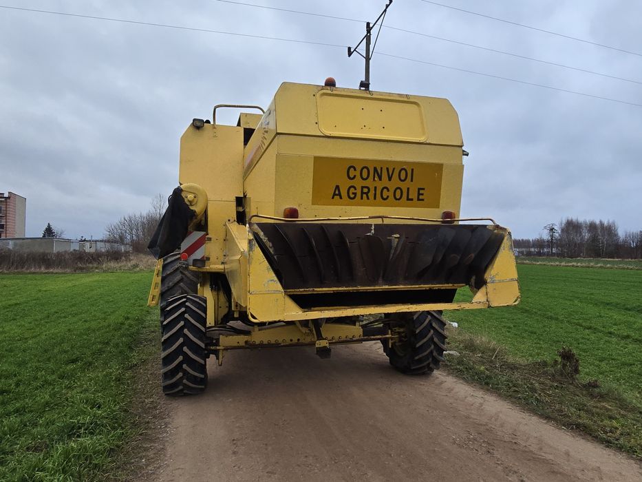 Kombajn zbożowy New holland tx 67 4x4