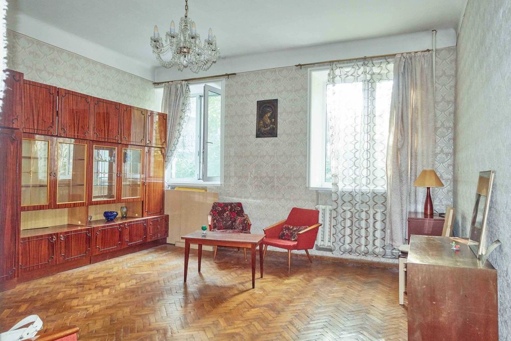 2к. Подол, ул. Андреевская м. Почтовая пл. 5мин.. Можно купить