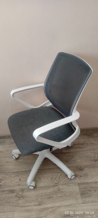 Продам стілець офісний, сірий
