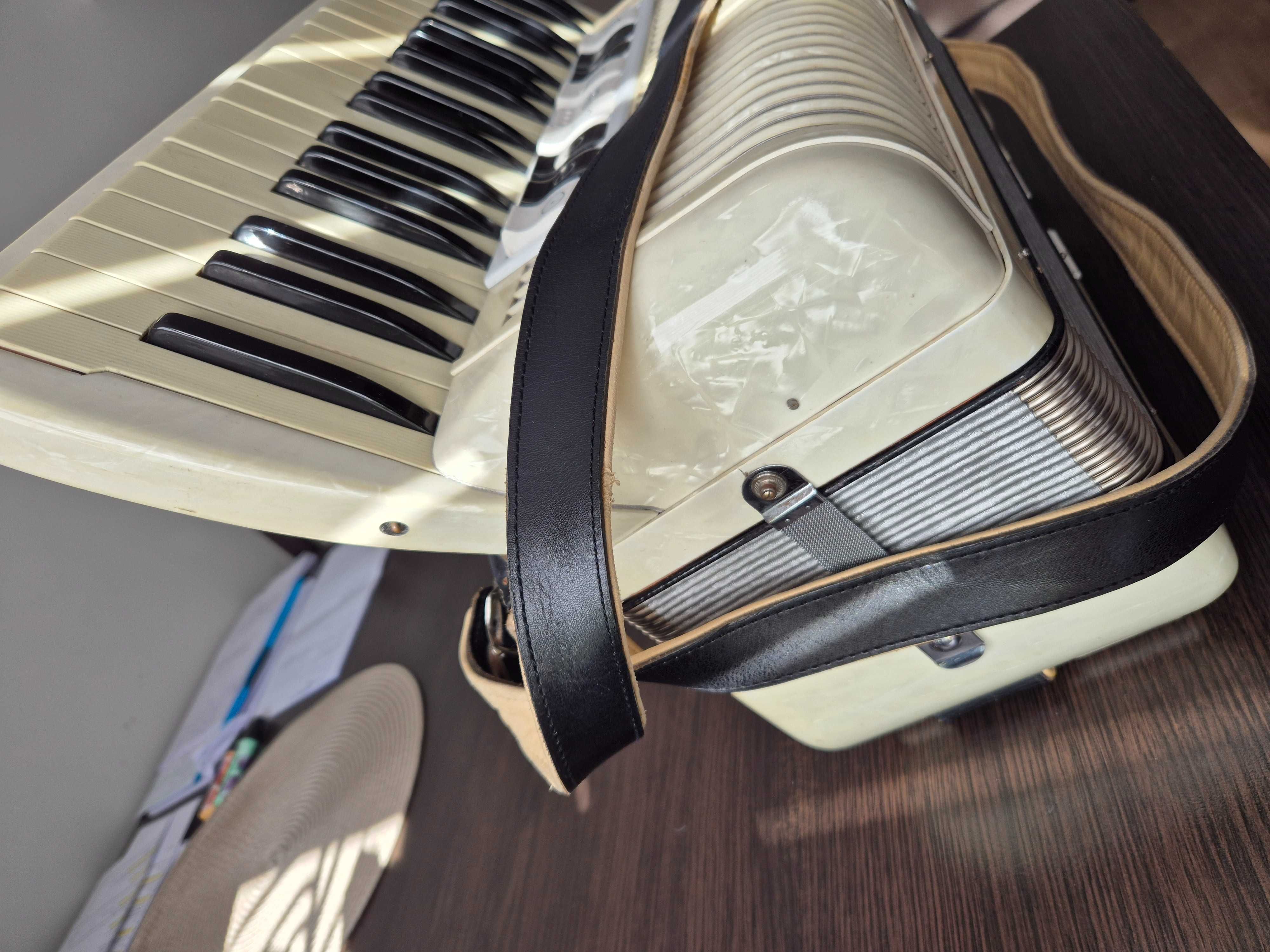 Akordeon Hohner Tango II M