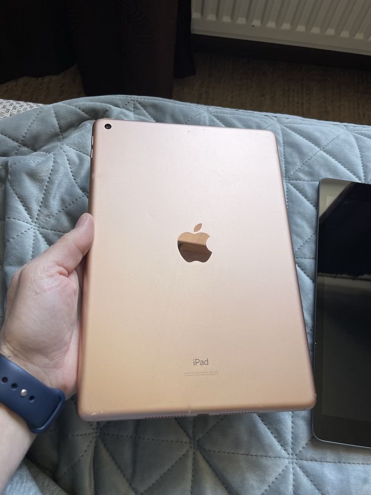 Лот из 2 Apple iPad 7 10.2 128 и 32Gb iCloud