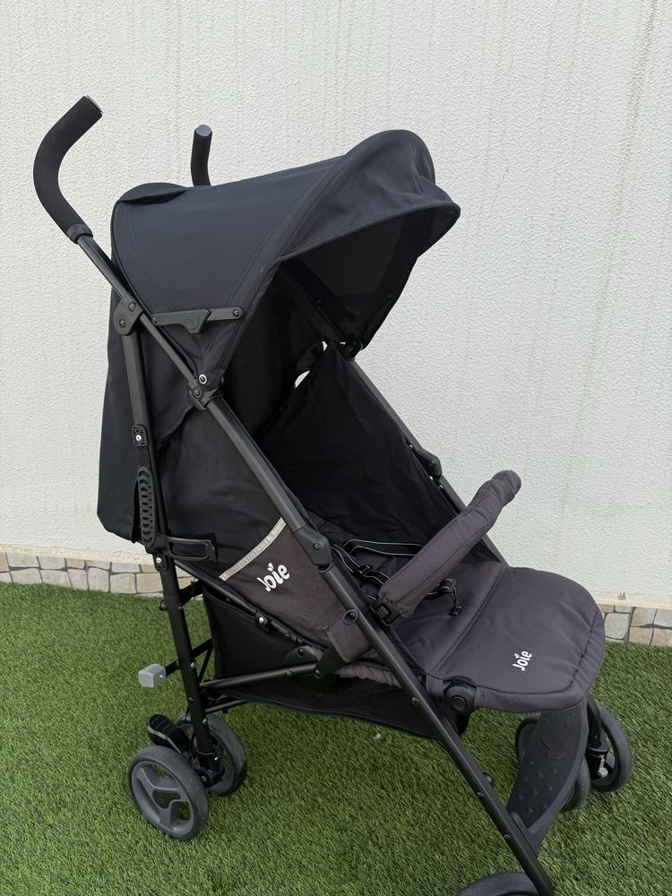 Carrinho de passeio Joie em óptimo estado