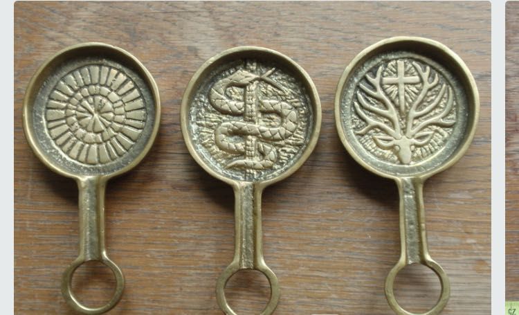 Бронзовые сувенирные сковородки