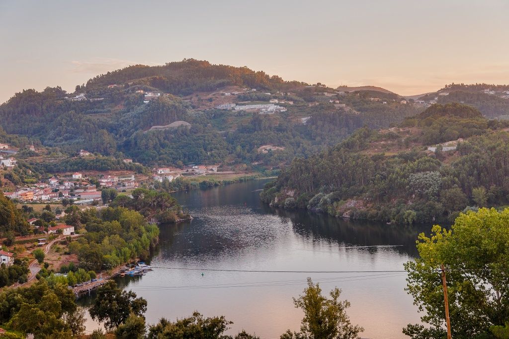 Alugo casa para férias no Douro