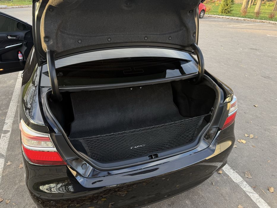 Toyota Camry XV55 офіційна (не фарбована)