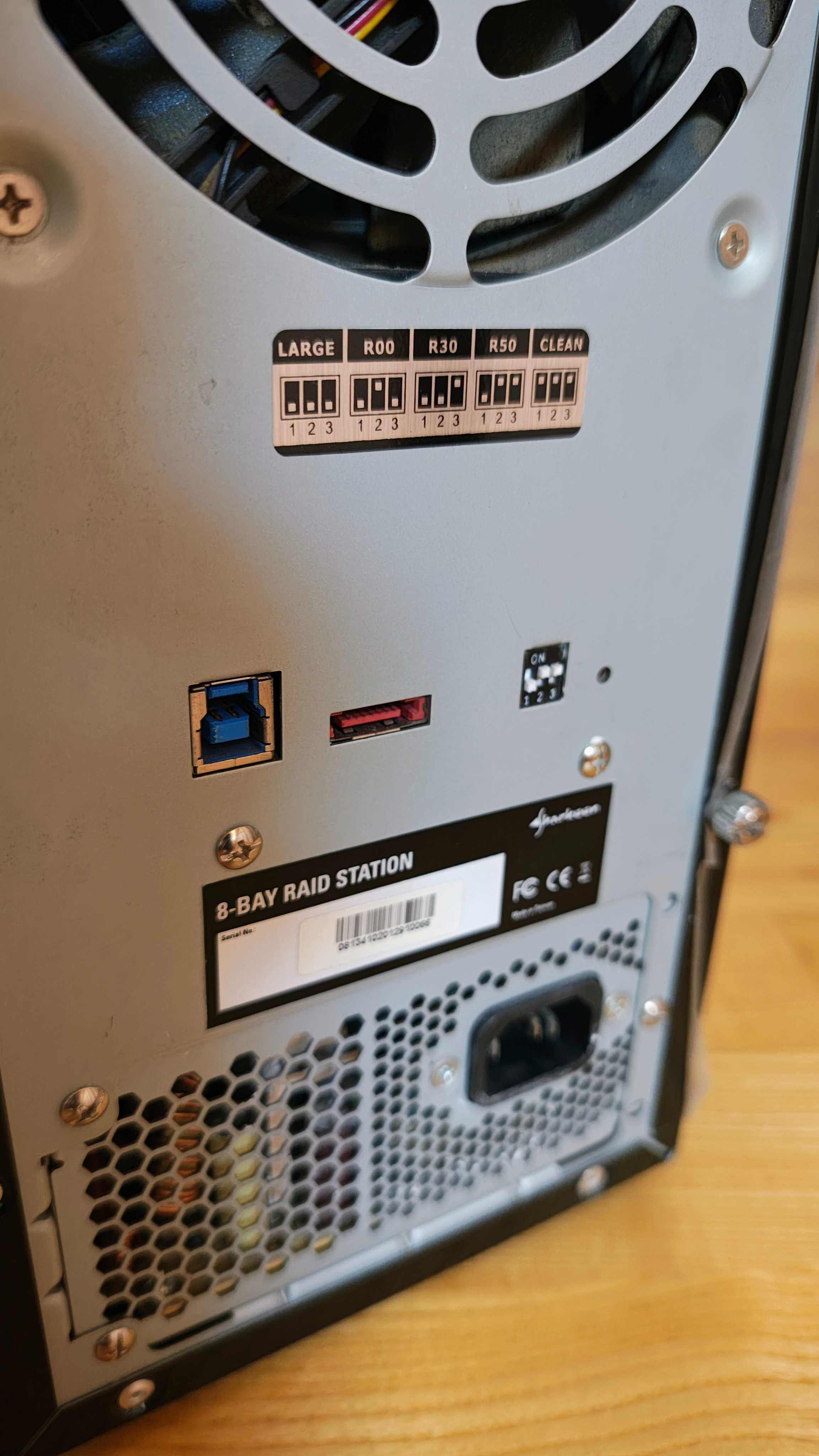 Obudowa Sharkooon na 8 dysków nie Funtec USB esata z dyskami