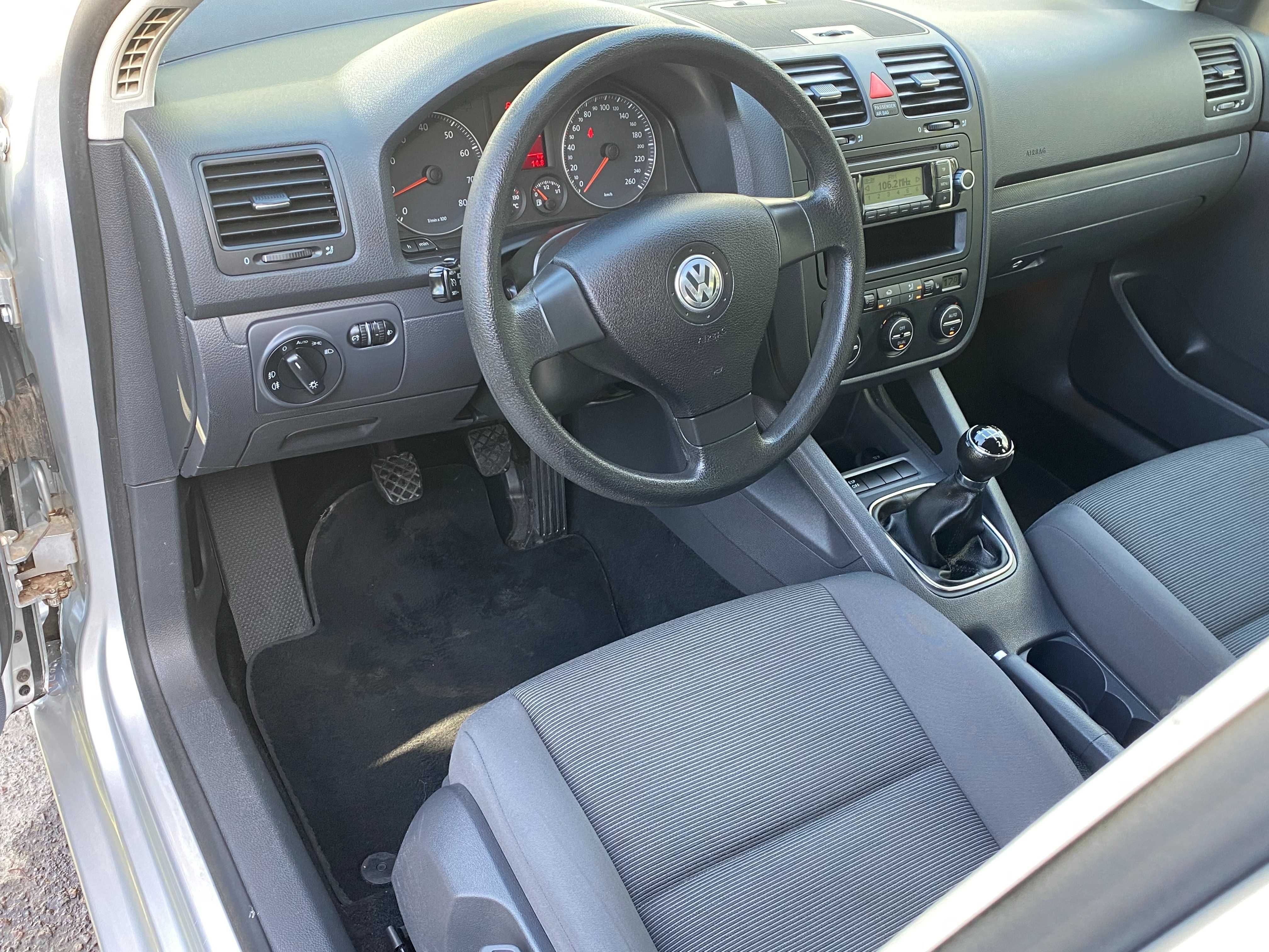 Volkswagen Golf V   1.6 MPi