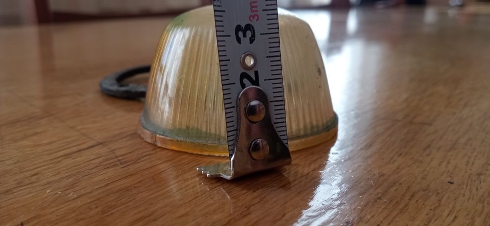 Скло (жовте) поворотника.