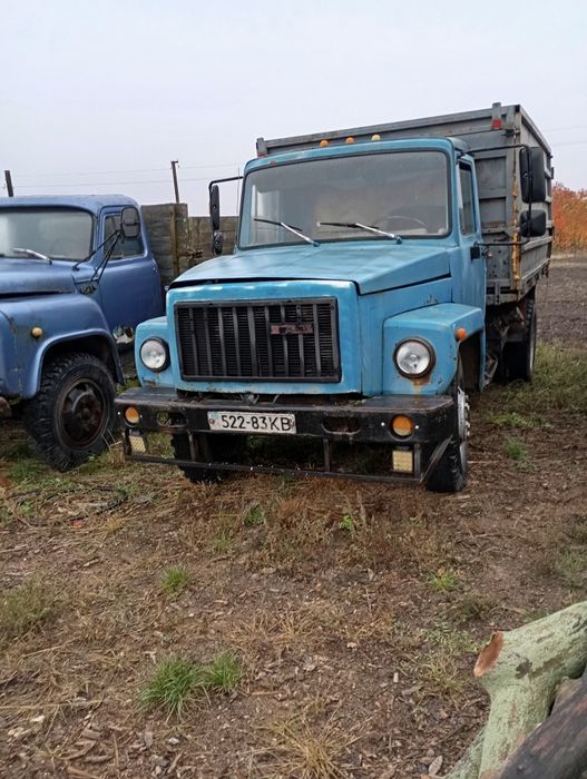 Вантажний автомобіль по запчастинах