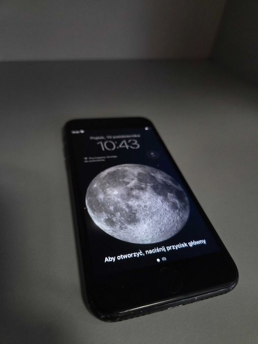Telefon IPhone SE 2020
