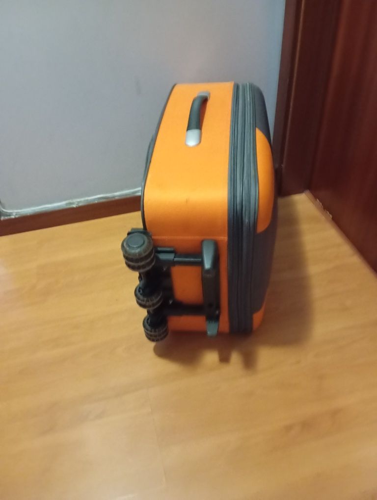 Vendo malas de porão para 18 kilos