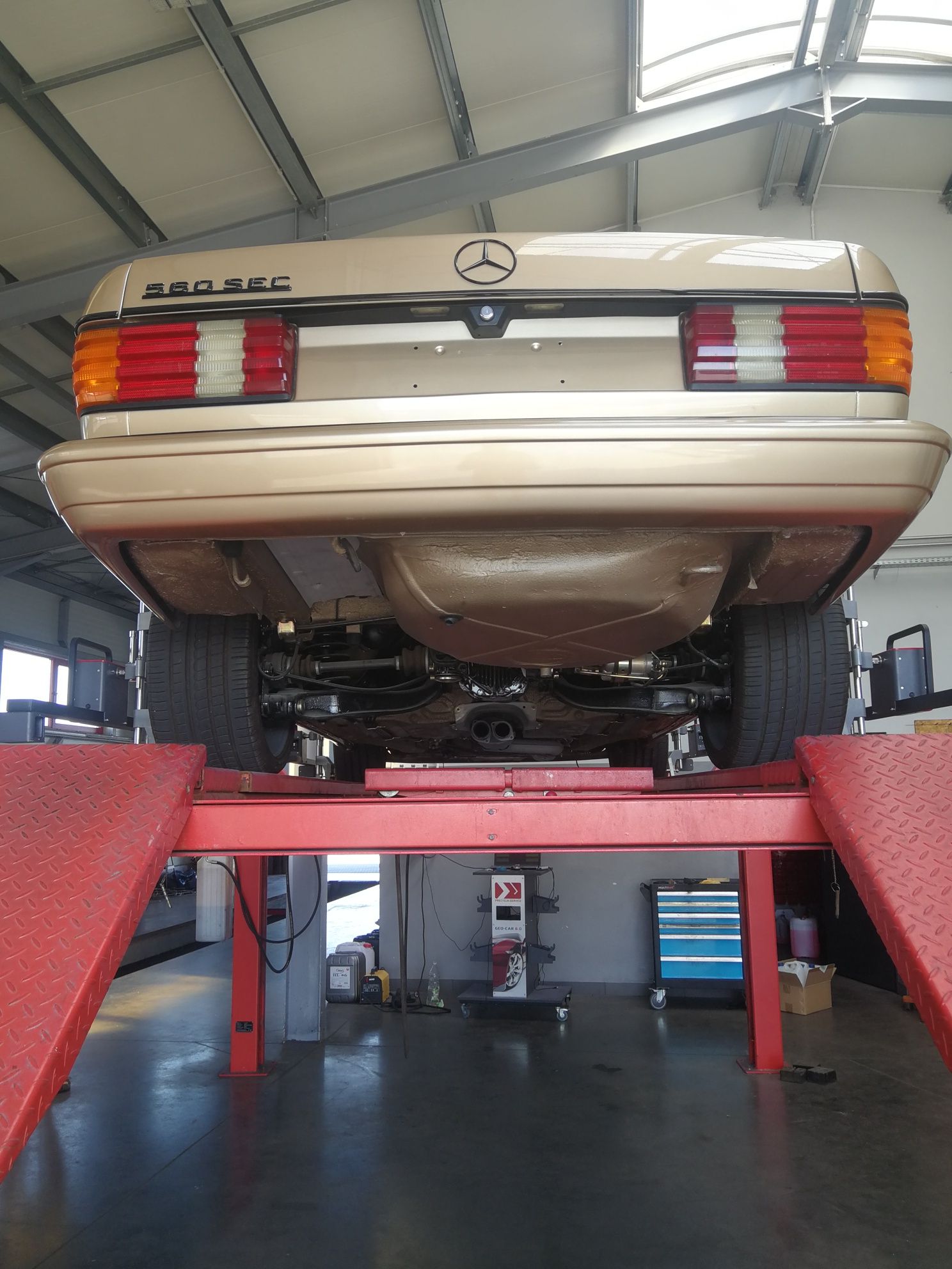 Mercedes Benz W126 SEC 560