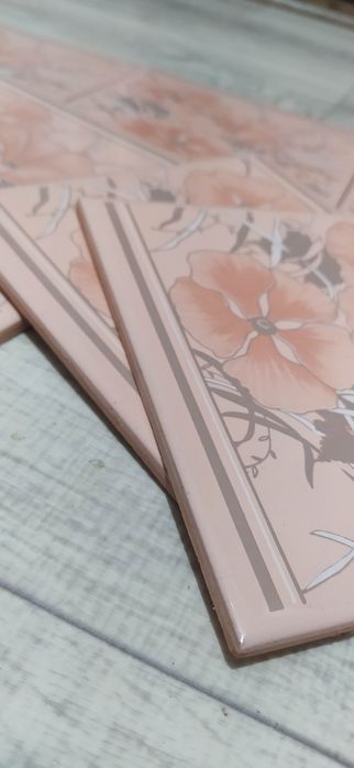 Płytki dekoracyjne pudrowy róż wzór kwiaty retro