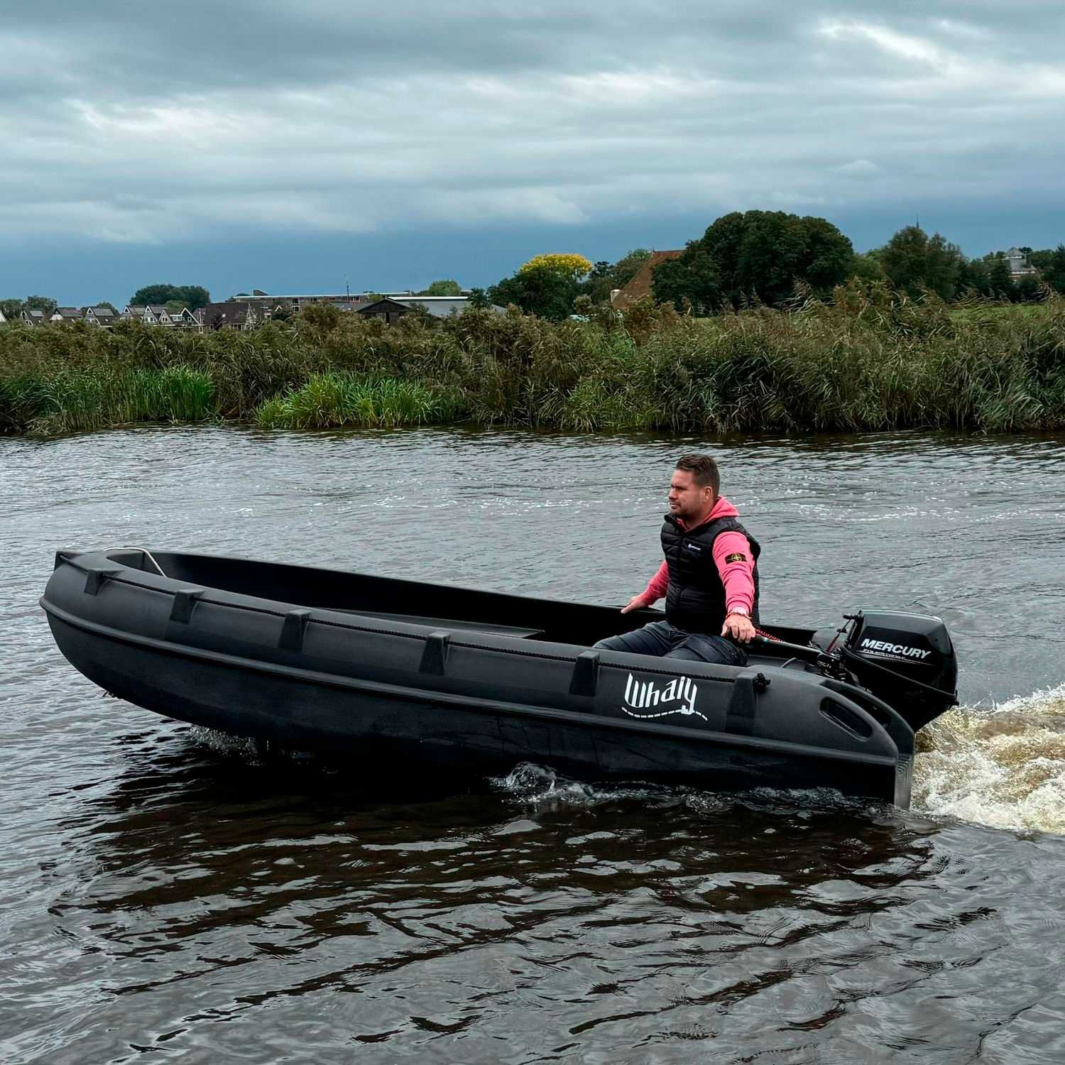 IMPERDIVEL BARCO WHALY 380  NOVO COM MOTOR DE PUNHO