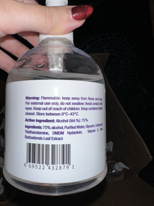 Caixa com 30 frascos de alcool gel 500ml