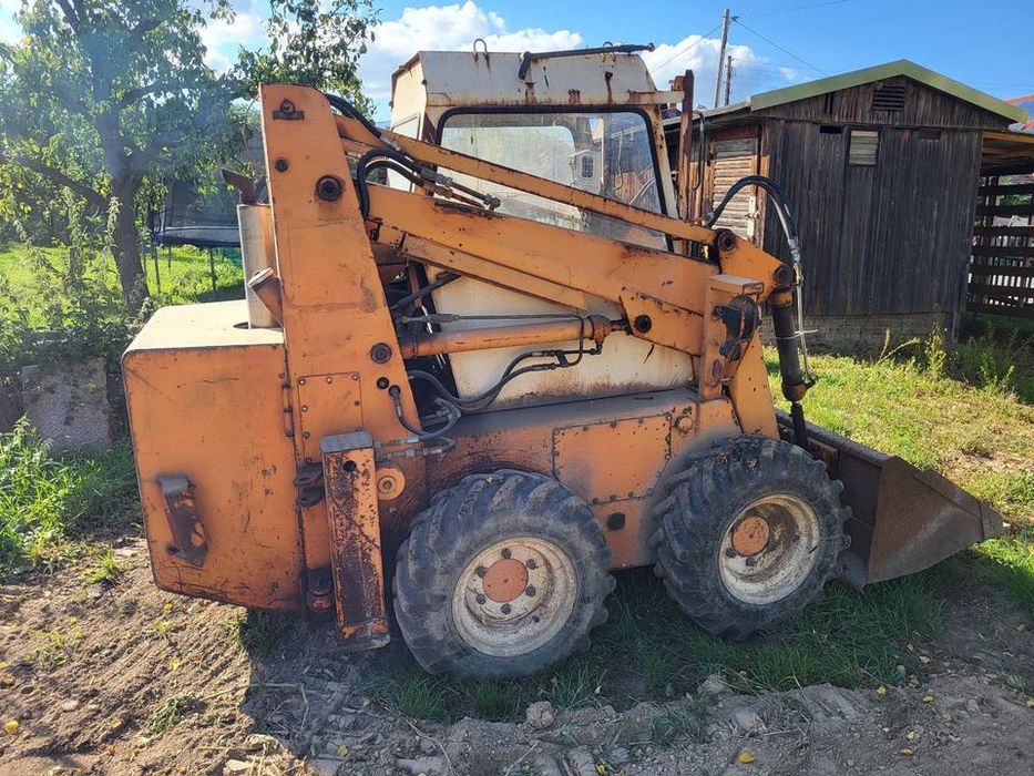 Mini ładowarka MZG 40-1 – sprawna, udźwig 1,2 t, osprzęt w komplecie