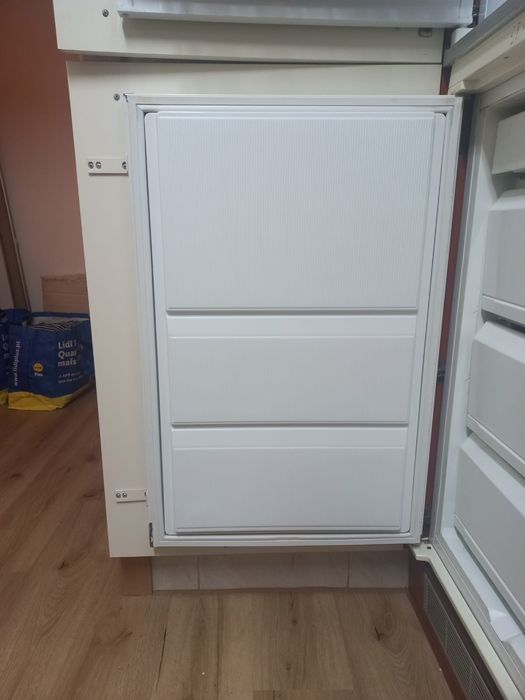 Frigorífico e arca congeladora de encastrar