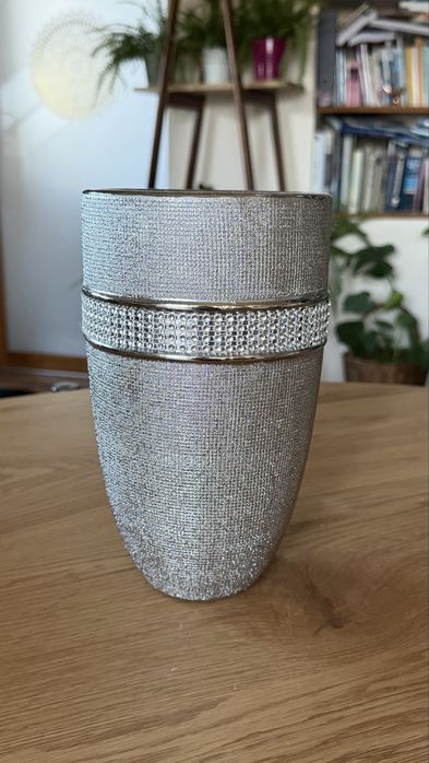 Srebrna osłonka  23 × 13 cm – glamour, połysk, kryształki