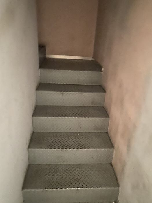 Продуктовый магазин с оборудованием