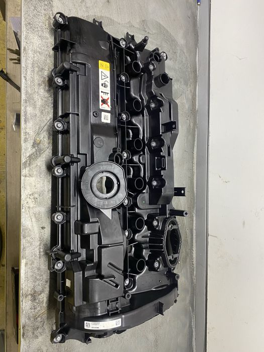Клапанна кришка BMW B58B30d