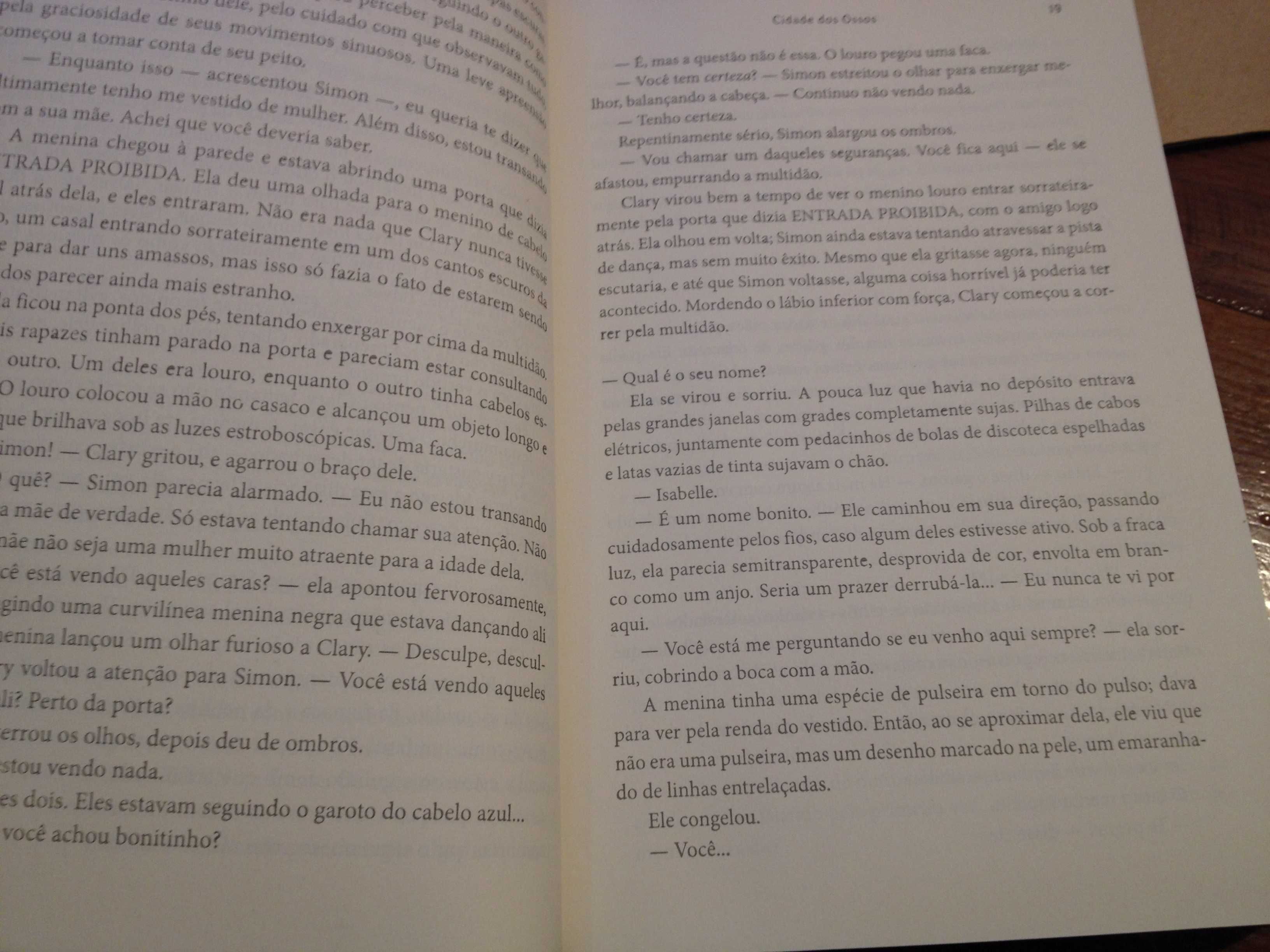 Cassandra Clare - Cidades dos ossos