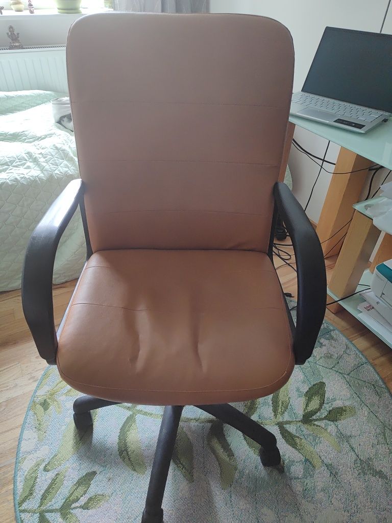 Fotel obrotowy do biurka