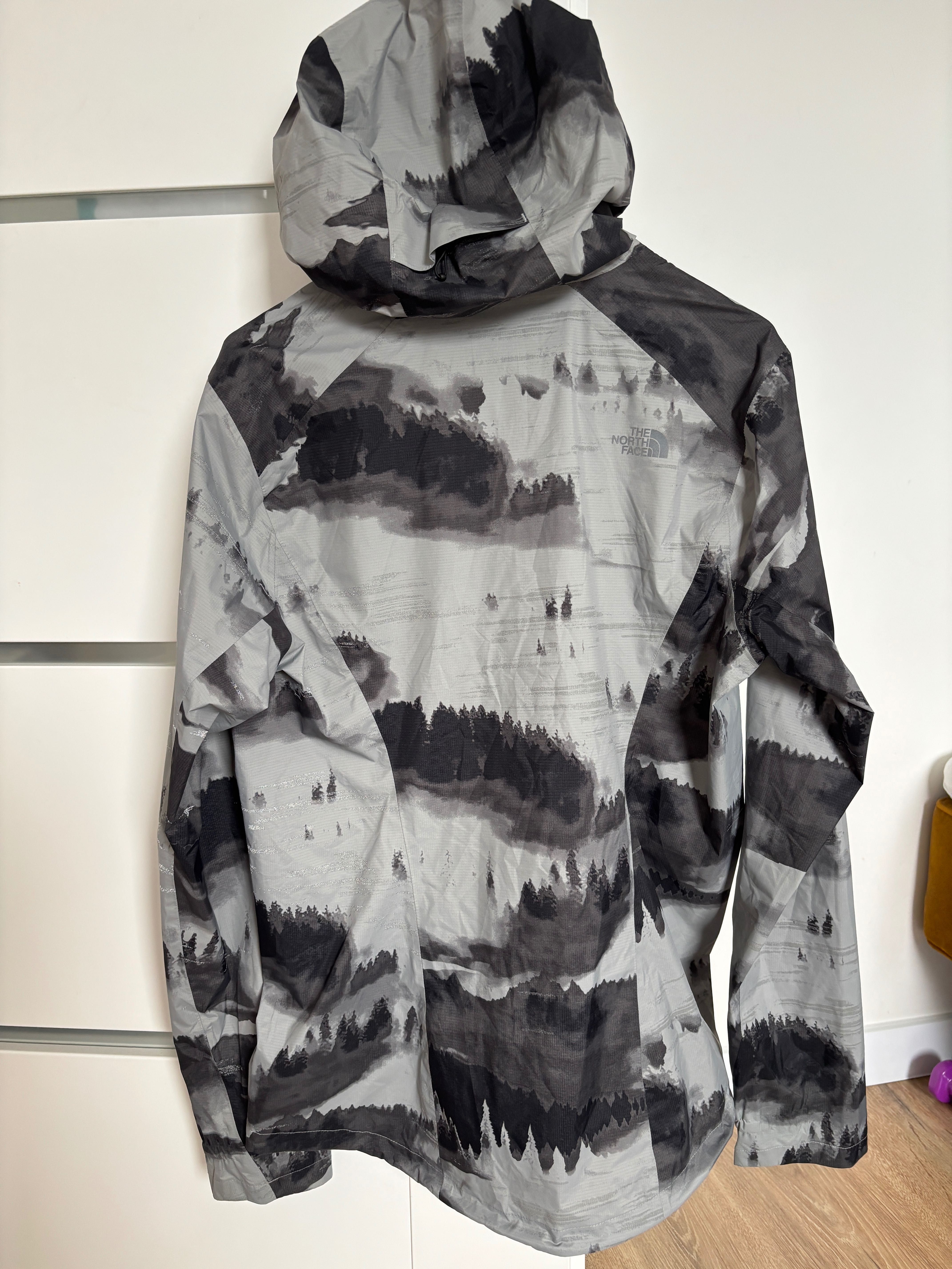 Kurtka wodoodporna The North Face.