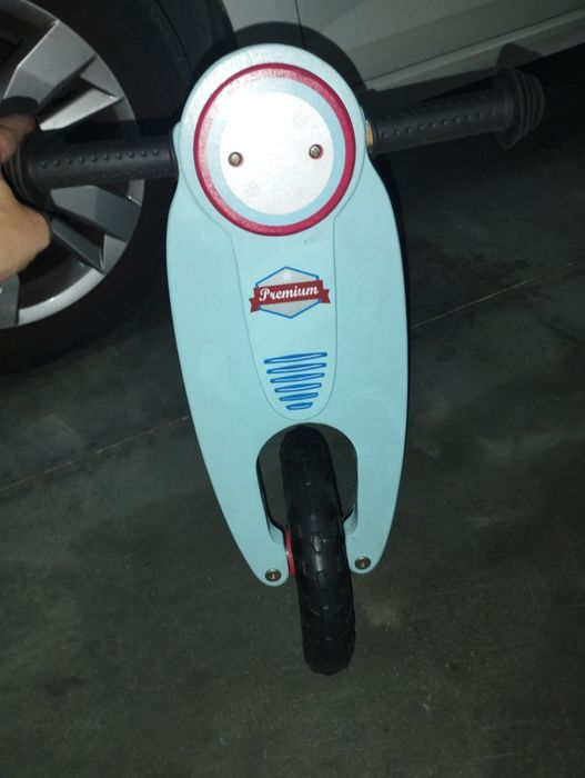 Mota criança madeira equilíbrio