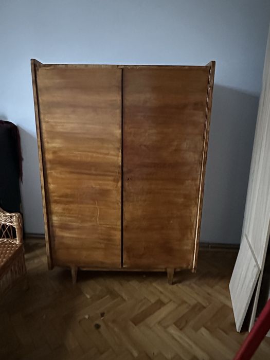 Деревяна шафа. Самовивіз