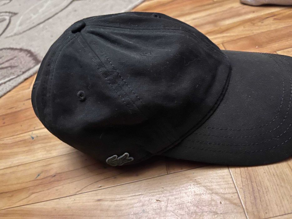 Кепка Lacoste оригинал, маленький дефект
