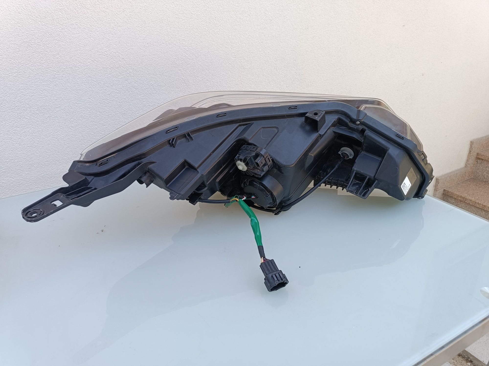 Ótica Nissan Leaf lado esquerdo