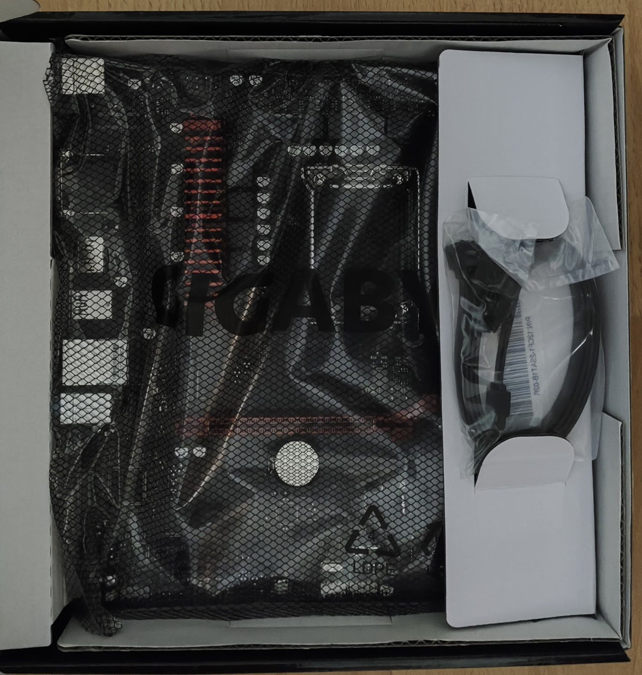 Материнська плата Gigabyte B760m gaming DDR4