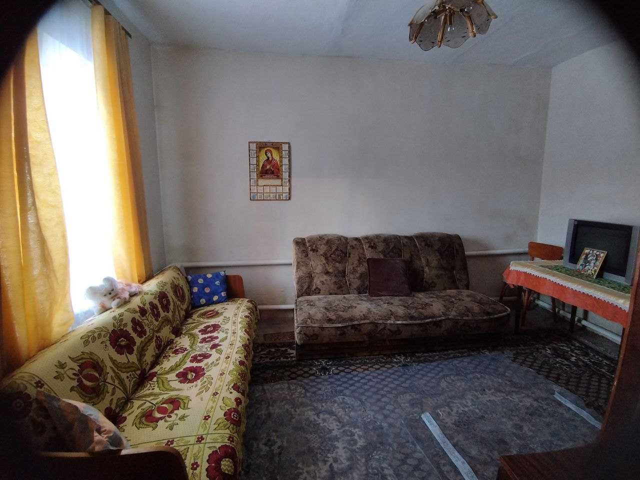 Половина  Будинку Близько центру н