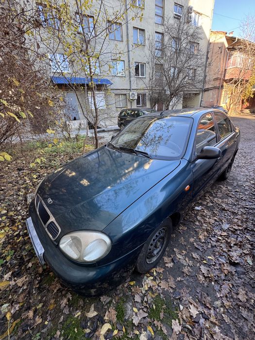 Daewoo Sens зеленого кольору