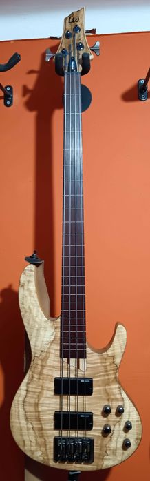 Baixo Fretless LTD B-204FL