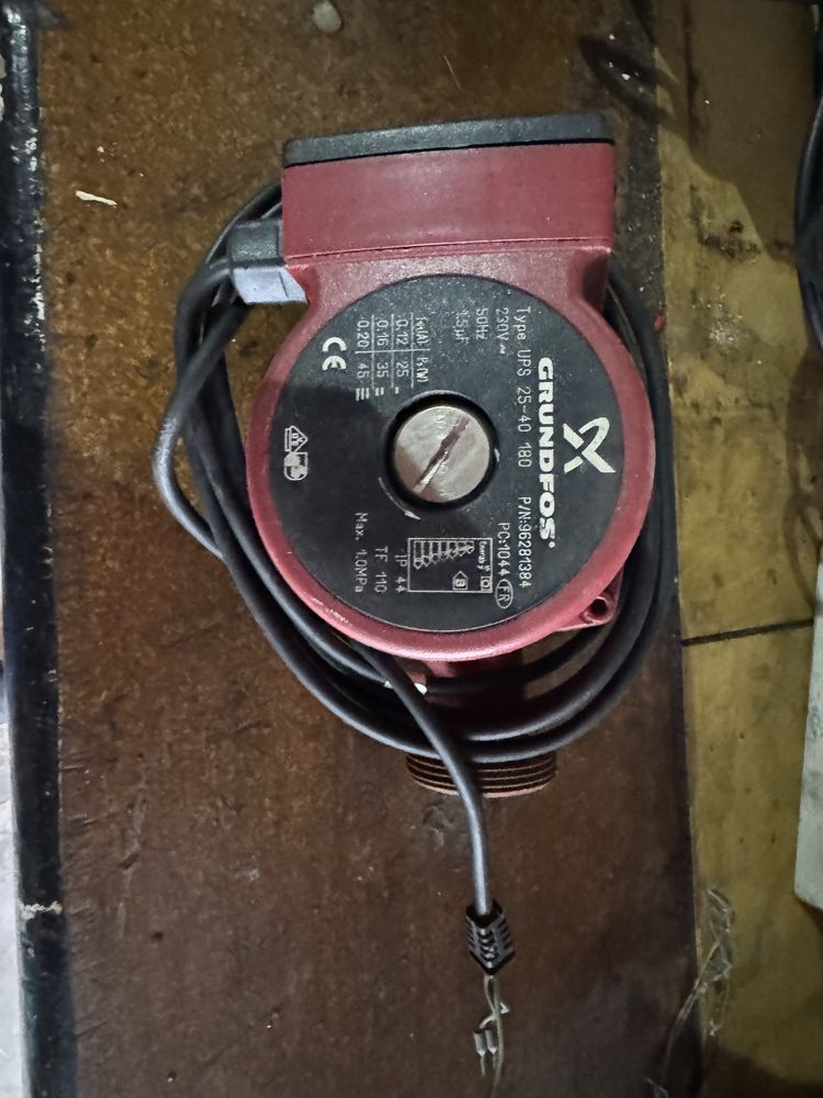 Pompa Grundfos UPS 25 40