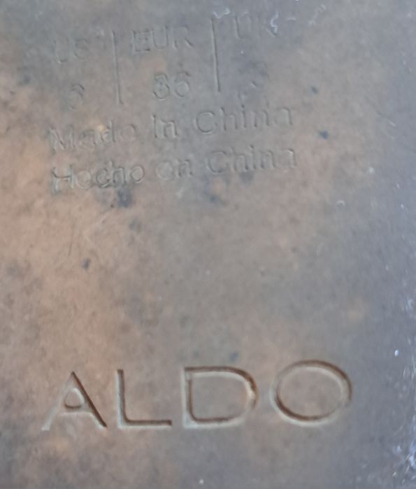 Sandały damskie ALDO w rozmiarze 36, czarne z ćwiekami, skóra.