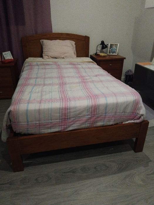 Cama solteiro bom estado